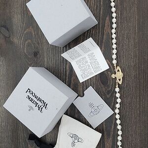 Vivienne Westwood Mini Bas Relief Pearl Choker in Gold